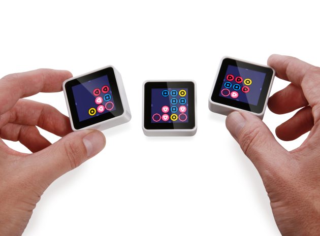 Sifteo Cubes